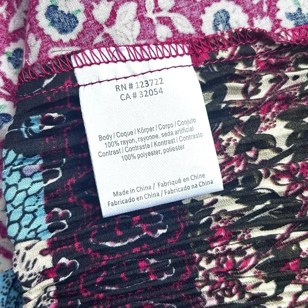 Anthropologie Patchwork Tank Top
Blouse Floral Mixed Print - Picture 8 of 8